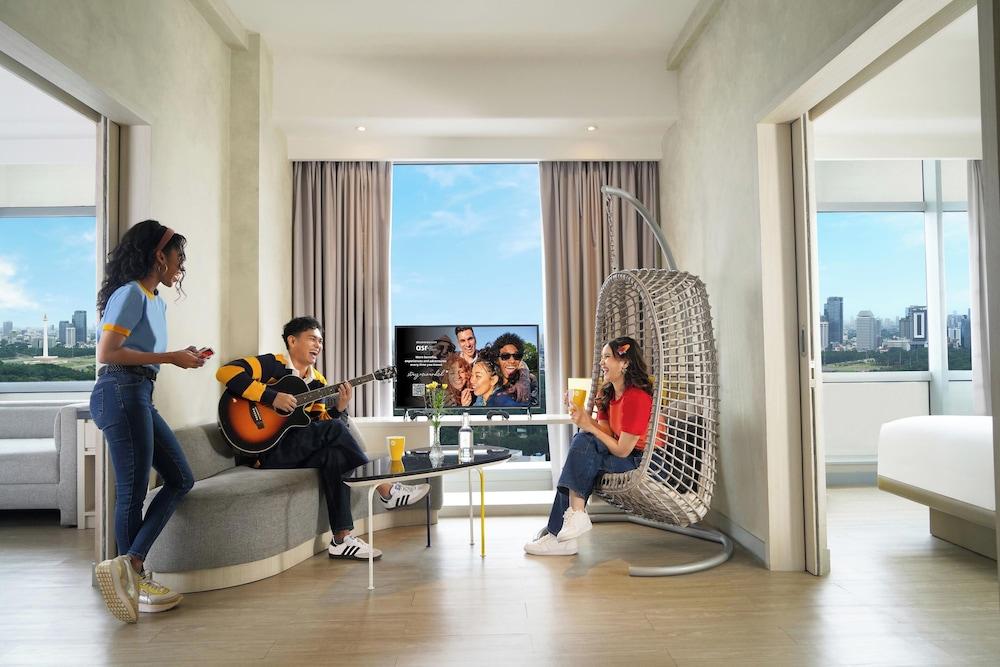 YELLO Hotel Harmoni Jakarta