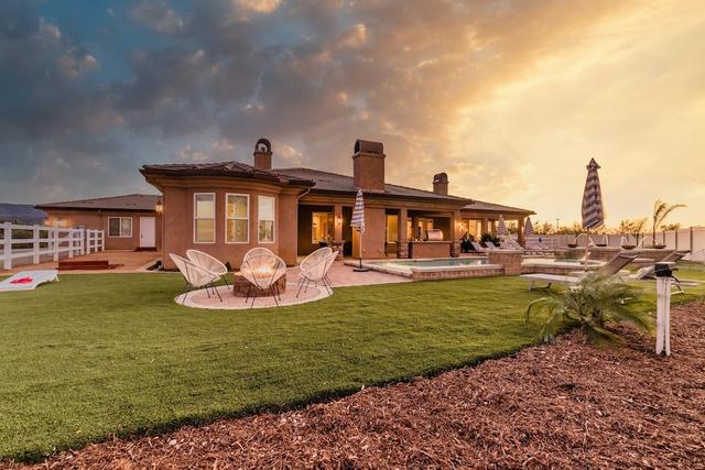 زينفانديل باي أفانتستاي واين كانتري إيستايت دبي/و بول آند ميني جولف