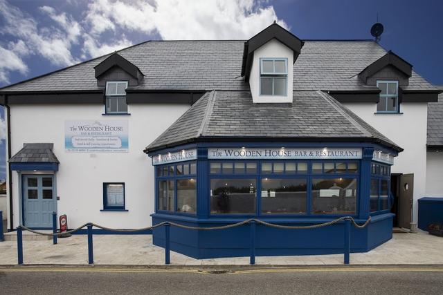 ذا وودين هاوس