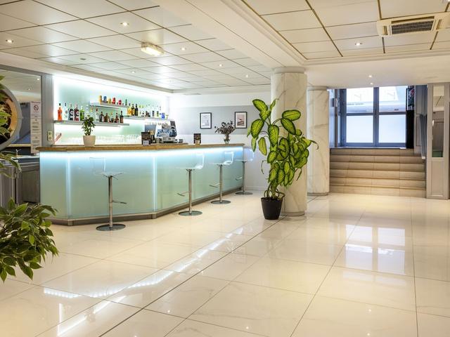 هوتل نيس ريفييرا