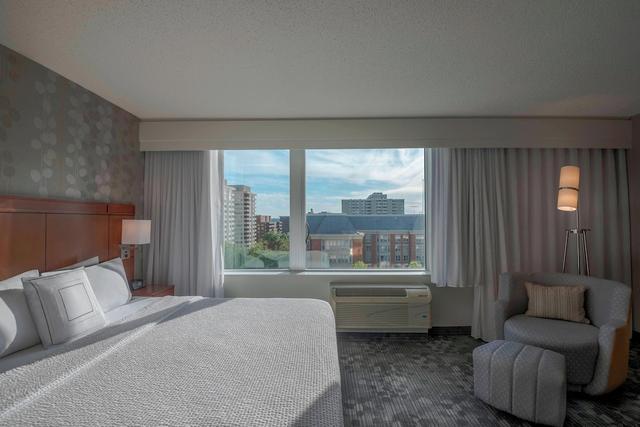 Courtyard by Marriott Bethesda/Chevy Chase