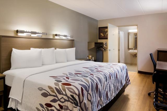 نزُل ريد روف إن ويلكس- باري آرينا