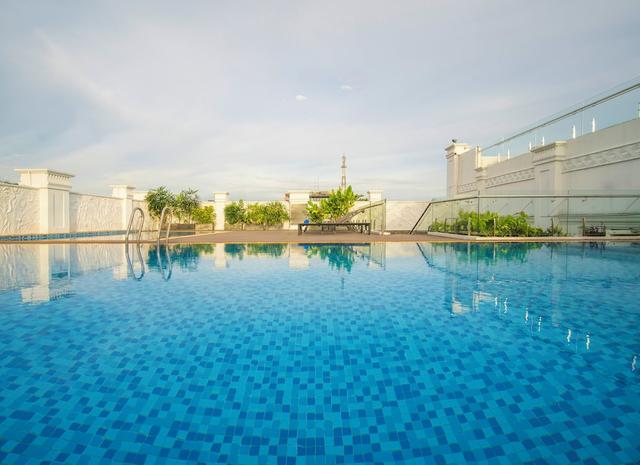 تي ريتز سيجون هوتل آند أبارتمنت