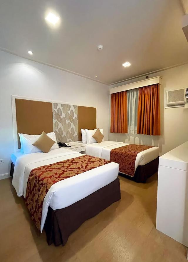 لا بياتزا هوتل آند كونفينشن سنتر