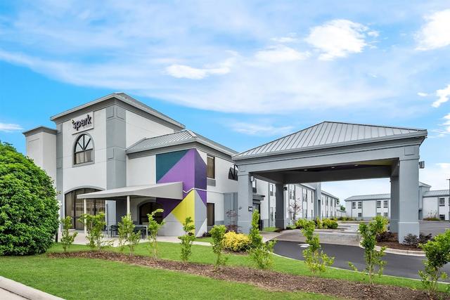 سبارك باي هيلتون سبرينج ليك فايتيفيل