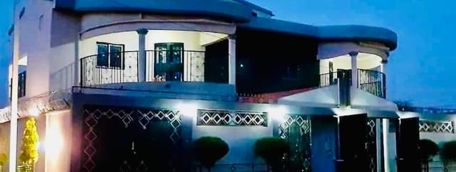 فيّا أمينا سبلينديد آند إليجانت