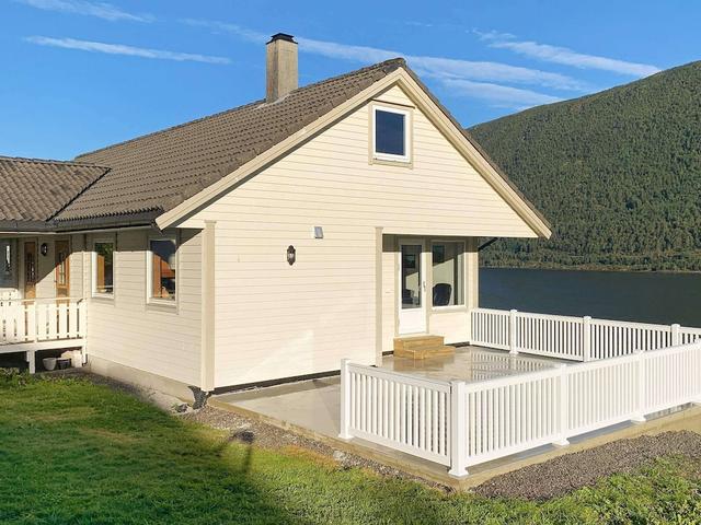 12 بيرسون هوليداي هوم إن الفوتين