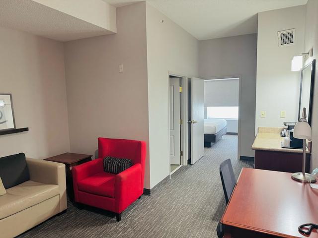 كانتري إن آند سويتس باي راديسون، هاريسونبورغ، فرجينيا