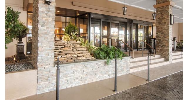 كمفرت إن آند سويتس آت كوبلاند تاور