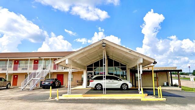 ثندربيرد موتيل هيلزبورو