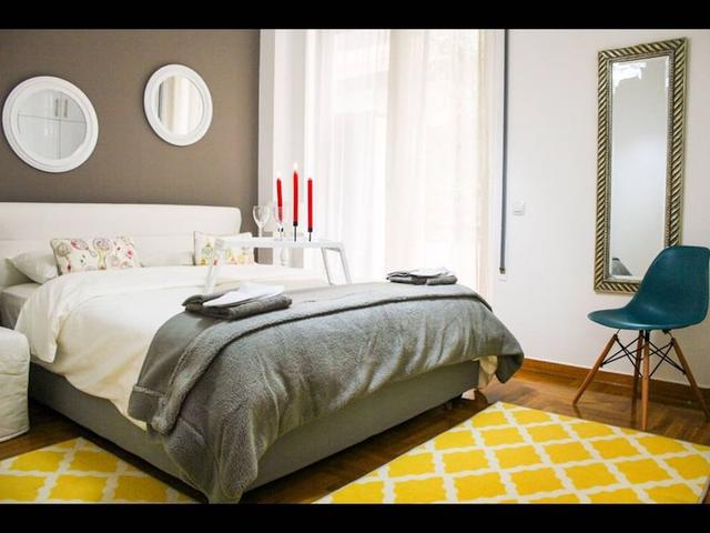 أوتستاندينج وان بدروم فليسفوس أبارتمنت