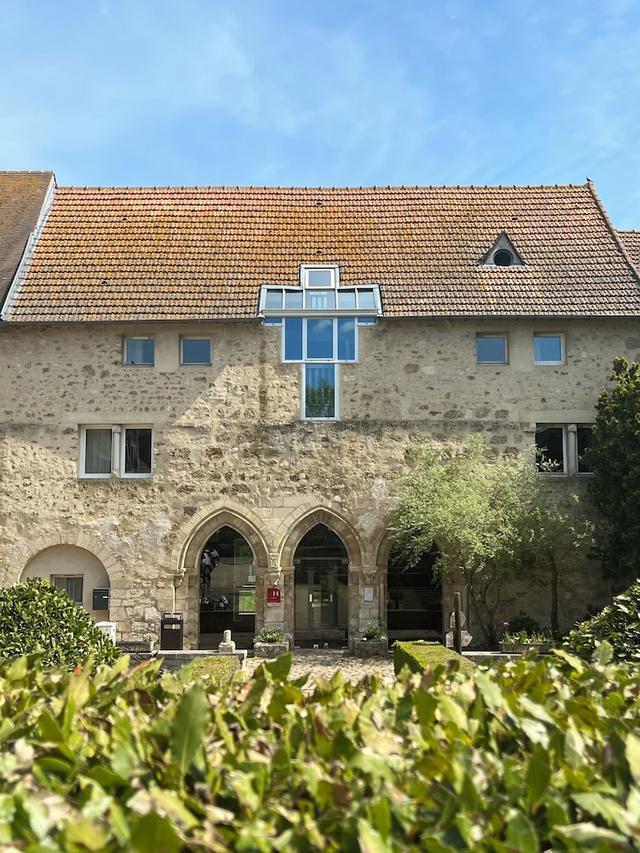 أوتل أباي دو جولف دو ليزيني