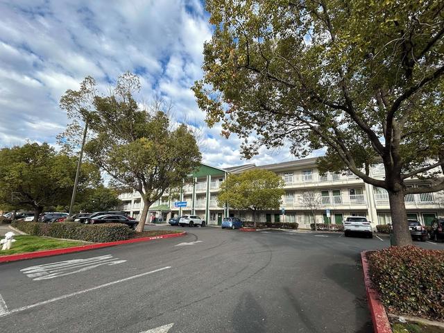 ستوديو 6 رانشو كوردوف الفورنيا