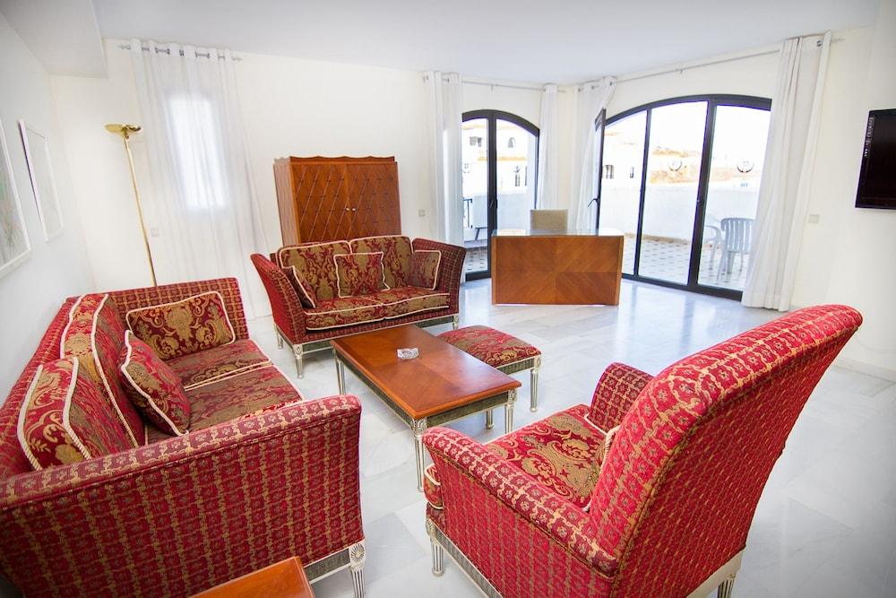 Park Plaza Suites Apartamentos