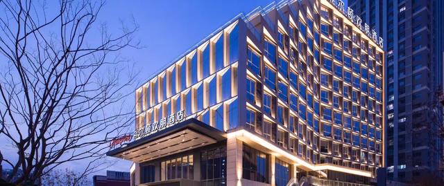 هامبتون باي هيلتون ليني بيتشنج سنتر