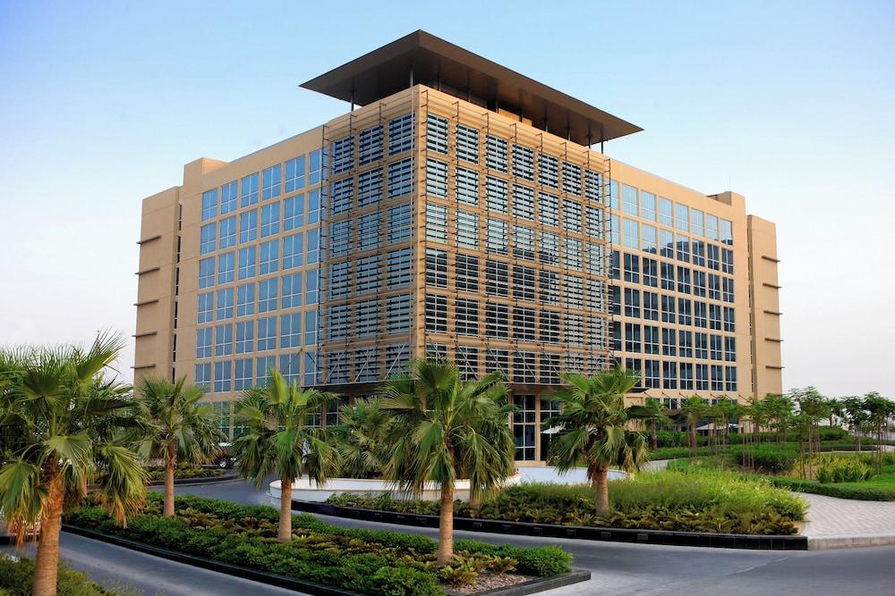 ياس بلازا سيركيت باى اى اتش جى