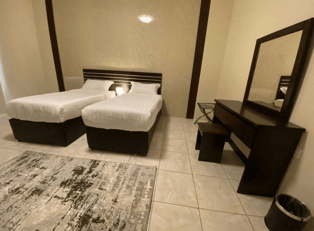 Elegant Room with Comfortable and Simple Furniture | 5071