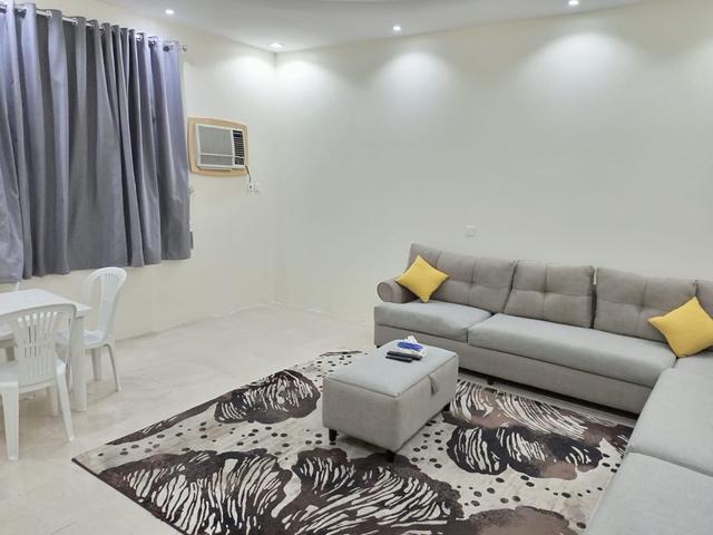Elegant Apartment with Comfortable and Simple Furniture | 4106