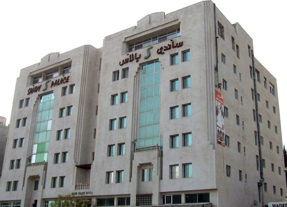 Sandy Palace Hotel