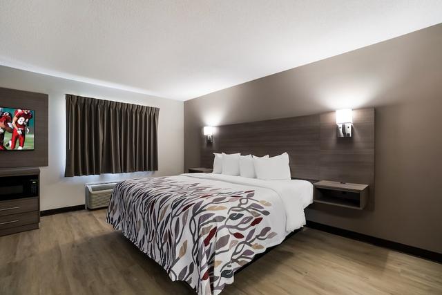 ريد روف إن مارستون