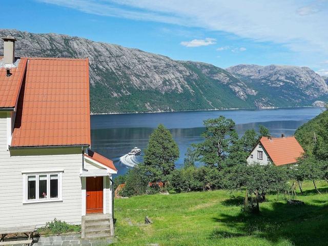 8 بيرسون هوليداي هوم إن فلويرلي