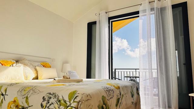 بانوراميك سي آند ماونتن فيو 2 بد روم هاوس