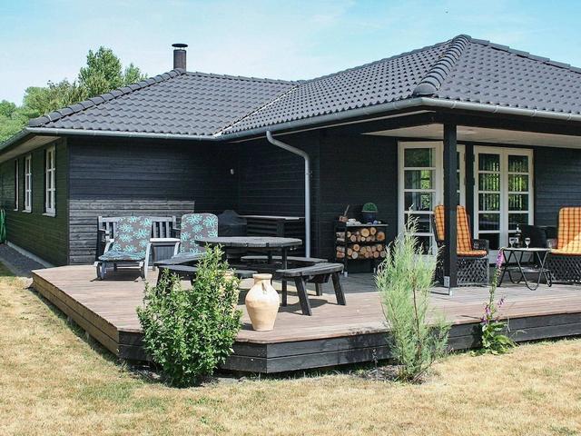 مودرن هوليداي هوم إن ستور فوجليد ويذ بلاي جراوند