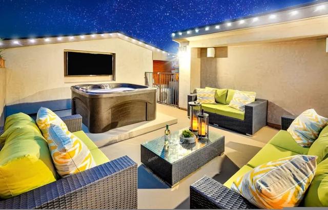 4 بد رومروف ديك هوت توب ستيبس تو بيتش داينينج