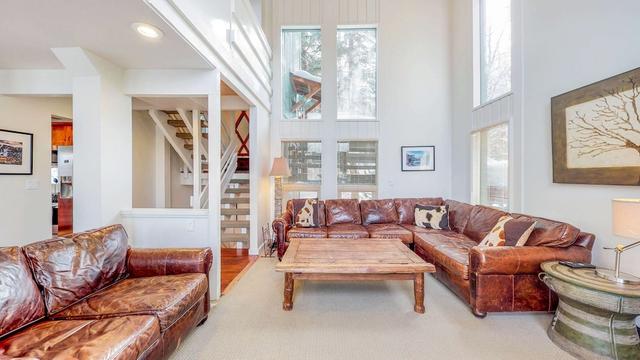 سنوماس هومز كوليكش ، إيه ديستينيشن باي حياة ريزيدنس