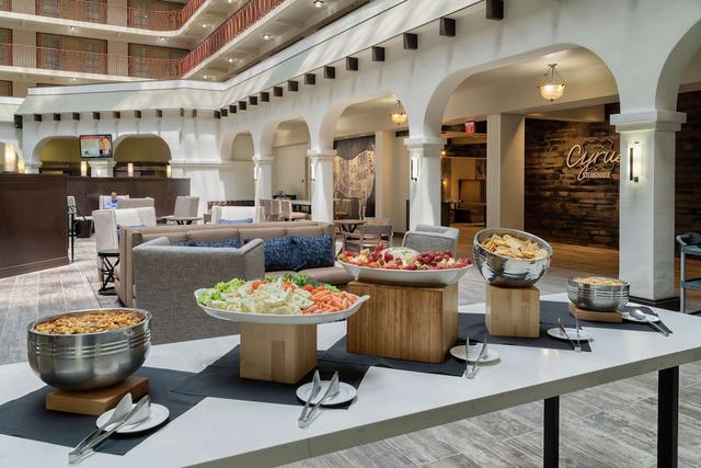 إمباسي سويتس باي هيلتون تولسا آي-44