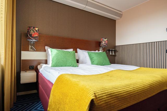 بروفيل هوتلز أوبرا