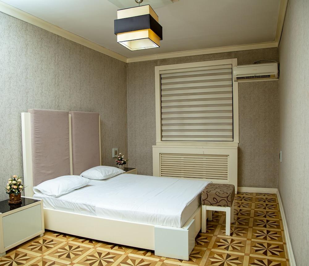 Smith Hotel