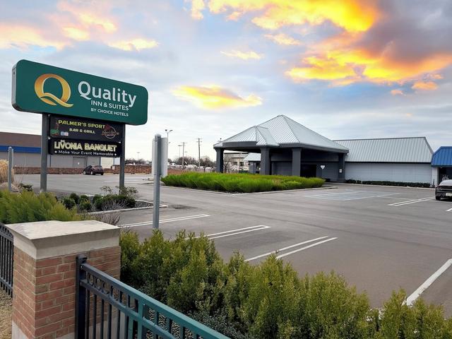 كواليتي إن آند سويتس ليفونيا