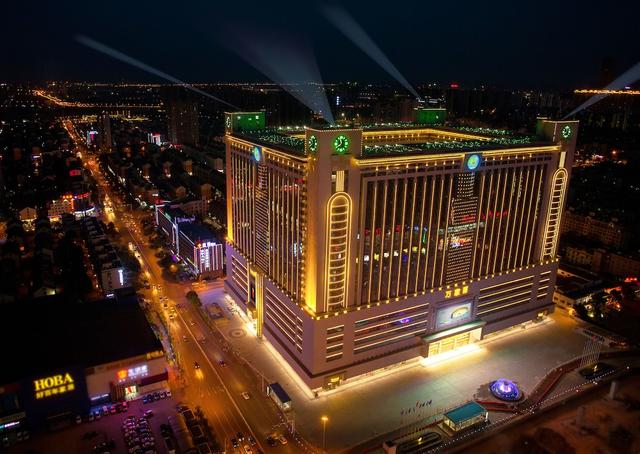 هونان وان جيالي وورلد تريد هوتل