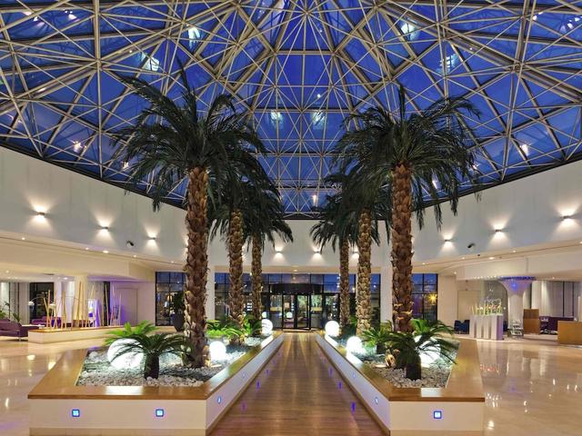 نوفوتل باريس رويسي سي دي جي كونفشن