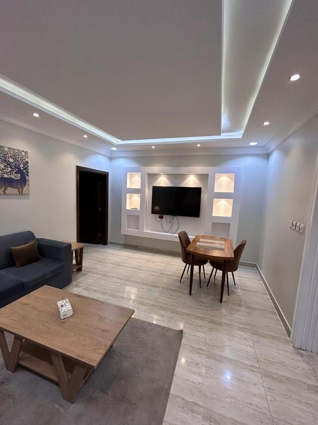 Comfy Room with Outdoor Seating | 3953