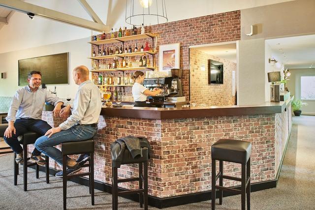 كيرياد ليلي إيست فيلينيفيو داسك