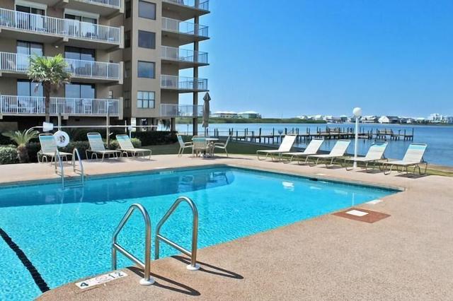 كومباس بوينت 205