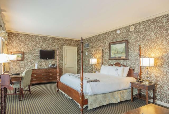 ذا براون هوتل