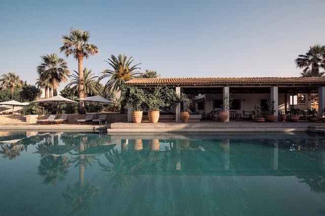 فيا كريتان ماليا، آ ميمبر أوف ديزاين هوتلز