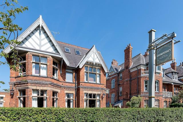 كليمينتينيز جيست هاوس