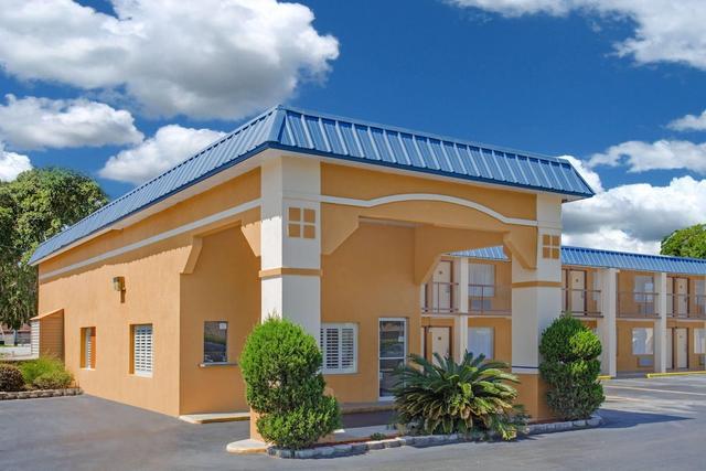 سوبر 8 باي ويندام بورت رويال/بوفورت