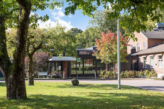 بست ويسترن فالهال بارك هوتل