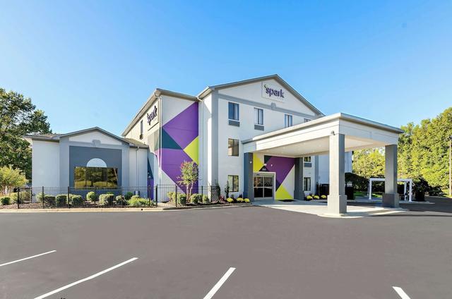 سبارك باي هيلتون وينستون - ساليم يونيفيرسيتي