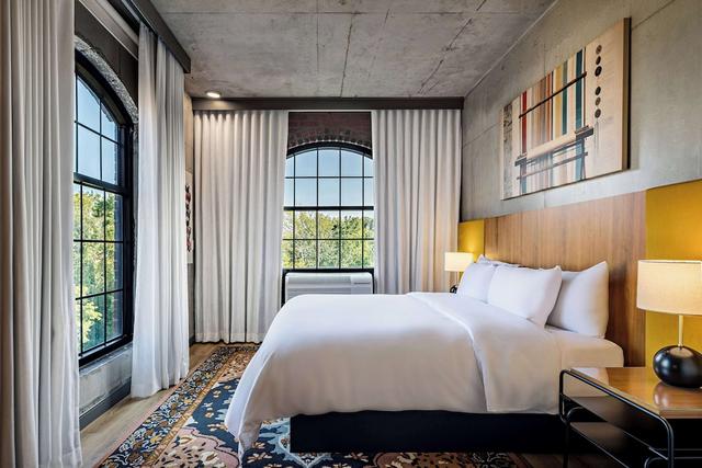 ذا لوم هوتل، تابيستري كوليكشن باي هيلتون