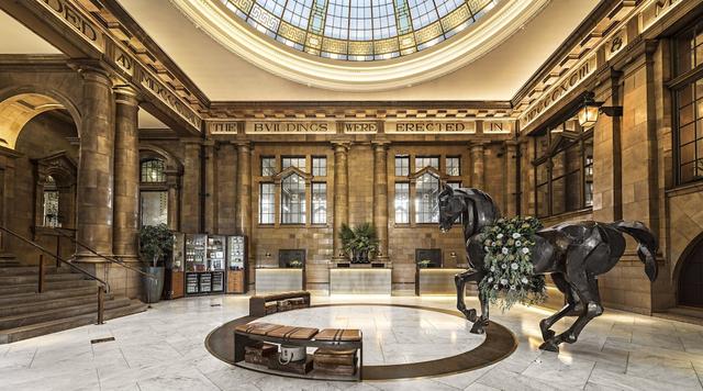 كيمبتون كلوك تاور بي آيتش جي