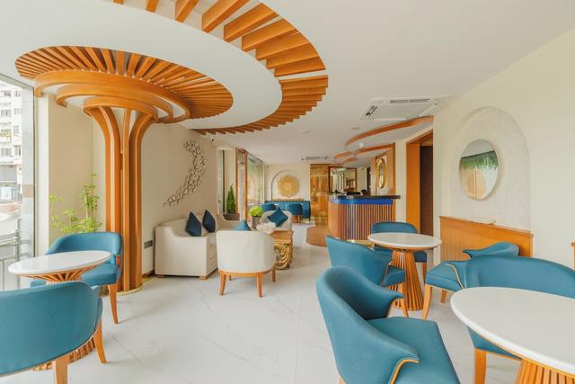 أوميت سي فيو هوتل ويذ فري راوندتريب أيربورت بيك إ ب آند دروب أوف