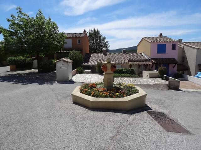 ليس ماس دي كوجولين هاوس