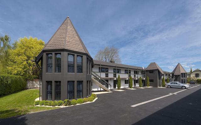 ذا تاورز أون ذا بارك