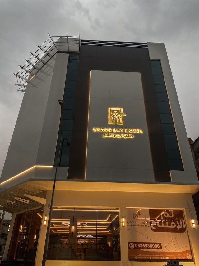 Grand day hotel